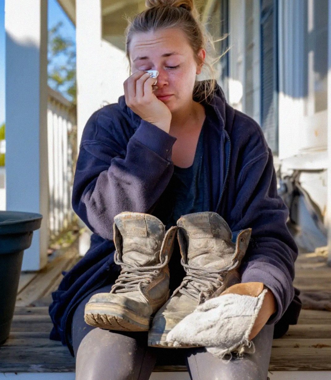 A mostohaanyám kirúgott apám halála után, csak a régi munkásbakancsaival maradtam meg – fogalma sem volt, mit ragasztott titokban a talpakba.