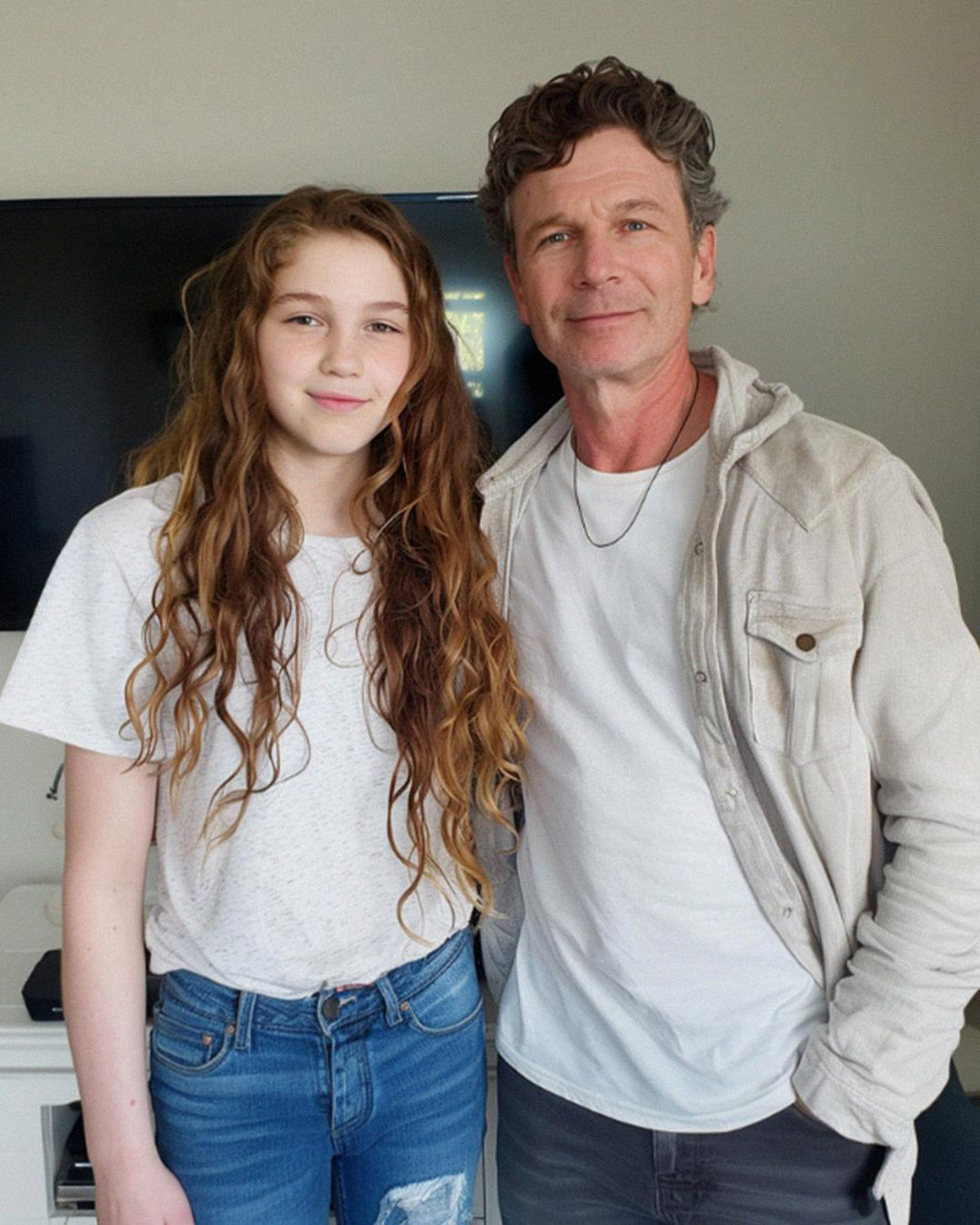 A lányom minden reggel „iskolába járt” – aztán felhívta a tanára, és közölte, hogy egy egész hétig lógott az órákról, ezért másnap reggel követtem.