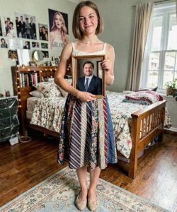 A mostohaanyám tönkretette azt a szoknyát, amit a néhai apám nyakkendőjéből készítettem – Karma kopogott az ajtunkon aznap este