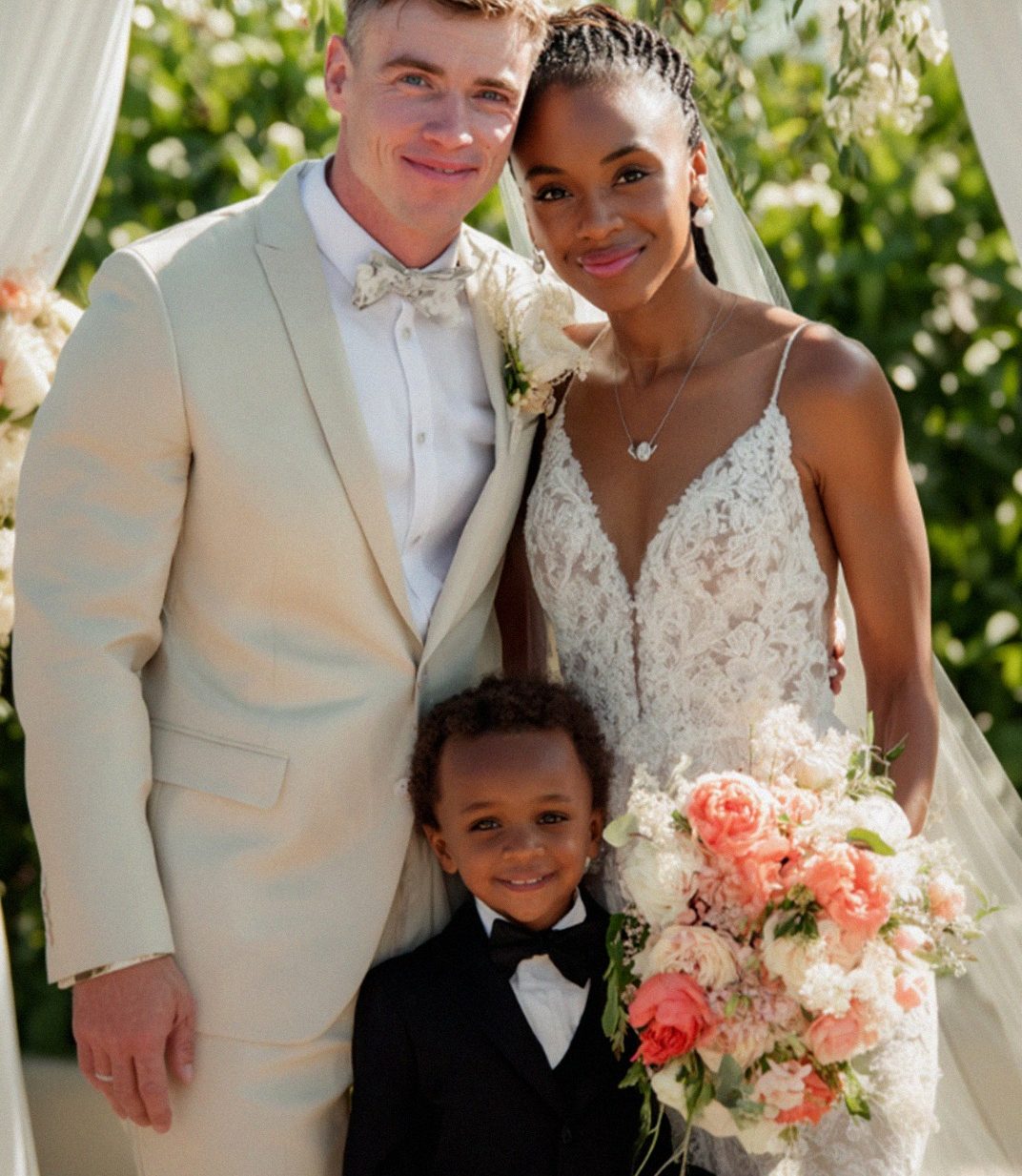 Anyám kitagadott, mert egyedülálló anyához mentem feleségül – kigúnyolta az életemet, majd összeomlott, amikor három évvel később meglátta.