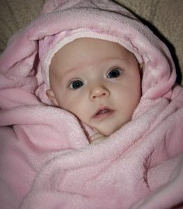 Egy síró gyereket találtam egy busz hátsó ülésén – Másnap egy Rolls-Royce állt meg a házam előtt