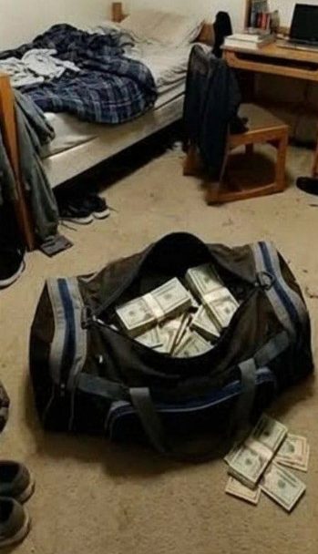 Találtam egy készpénzes zacskót elrejtve a tinédzser fiam szobájában – követtem egy ajtóig, amitől a térdeim elgyengültek